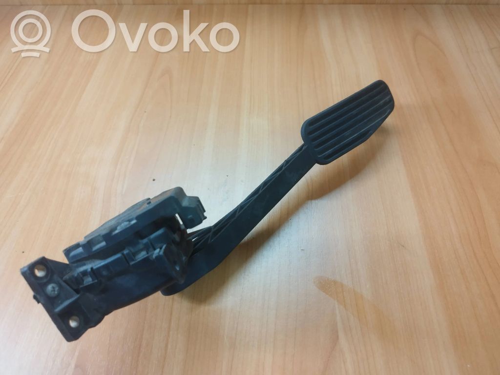 Volvo S60 Accelerator throttle pedal 
