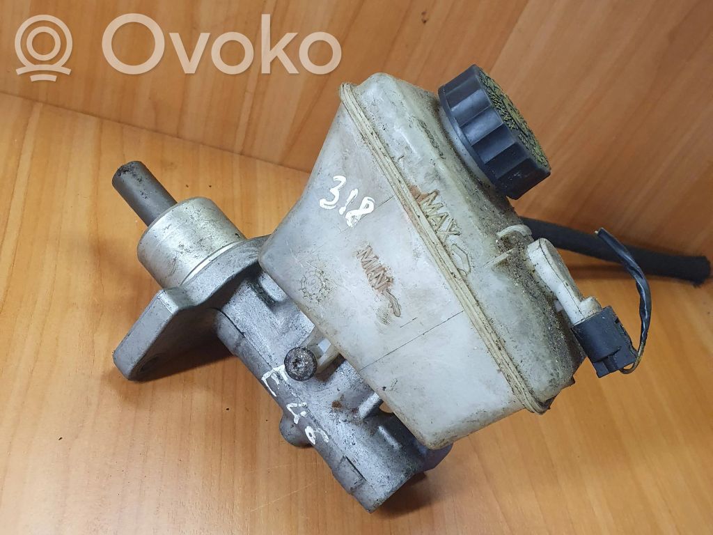BMW 3 E46 Master brake cylinder 