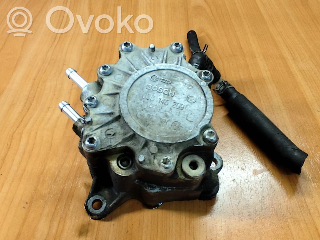 Volkswagen PASSAT B6 Vakuumo pompa 