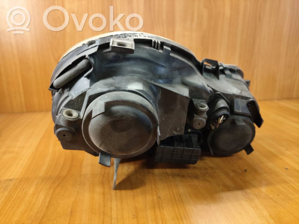 Volkswagen Polo Lampa przednia 