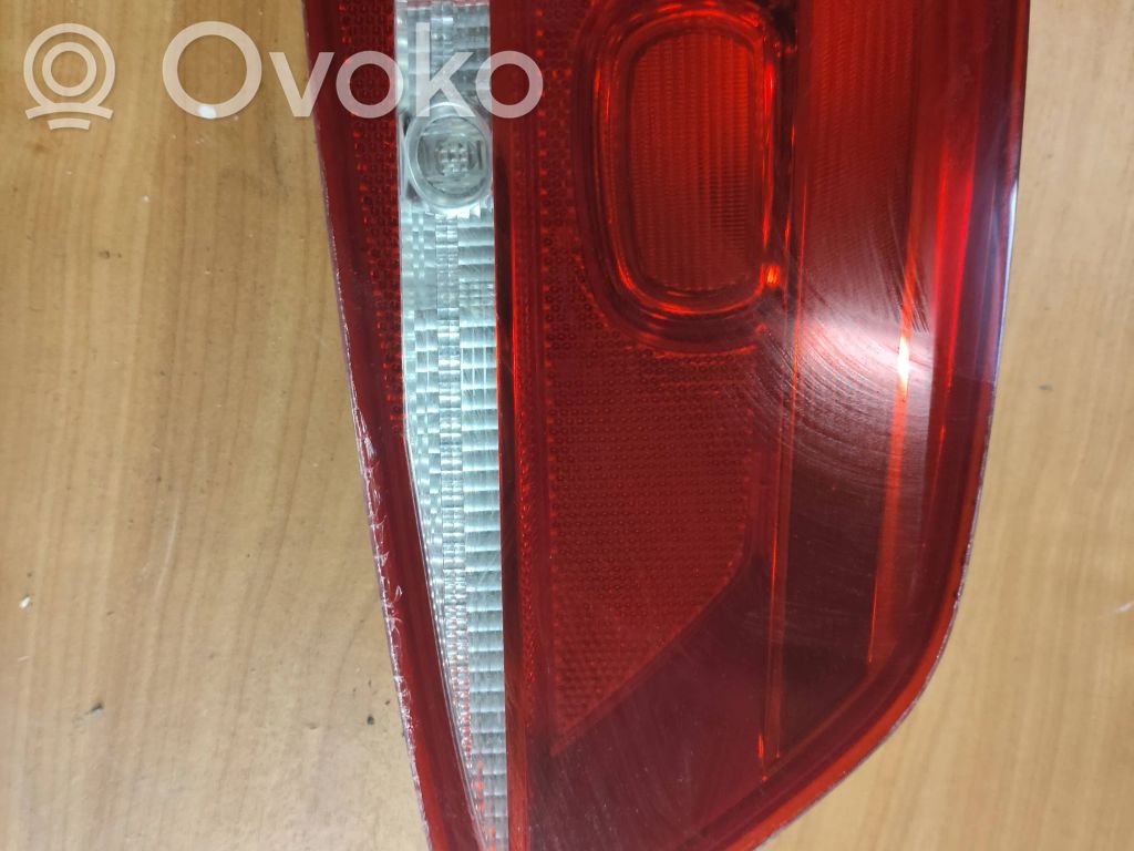 Volkswagen PASSAT B7 Lampă spate în caroserie 