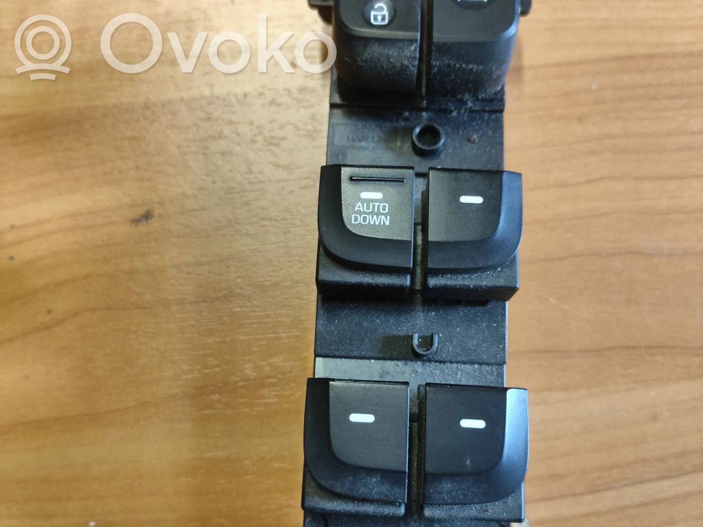 Hyundai i10 Electric window control switch 