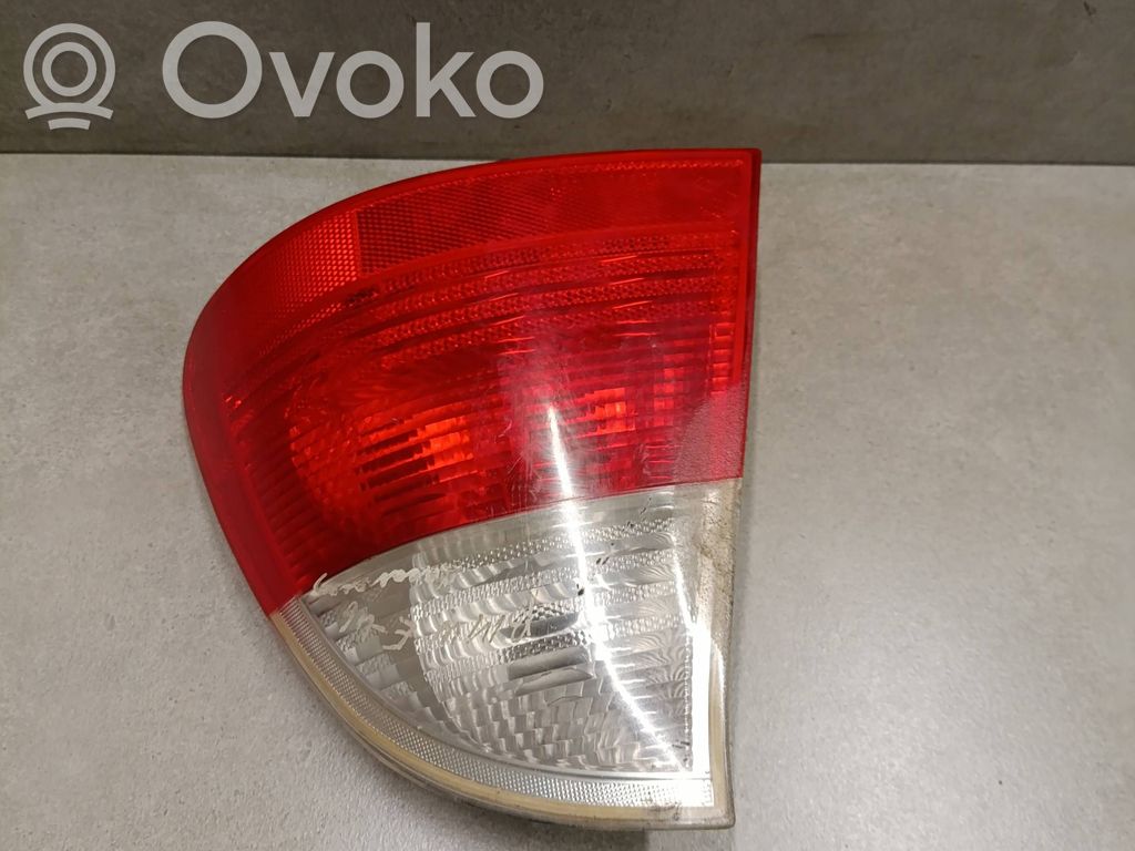 BMW 3 E46 Galinis žibintas kėbule 
