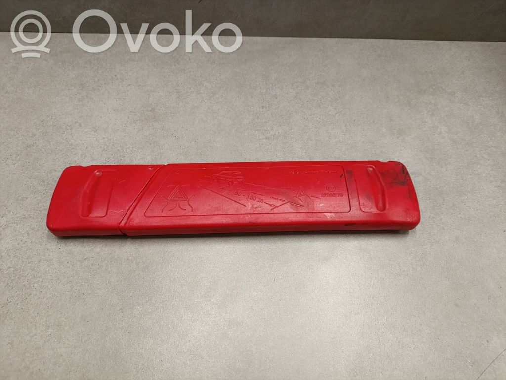 Volkswagen PASSAT B6 Avarinis ženklas 