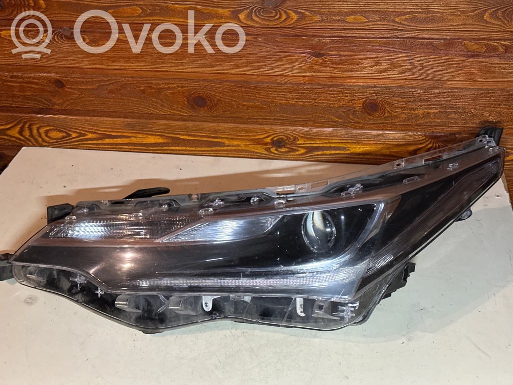 Toyota Corolla E160 E170 Scheinwerfer 