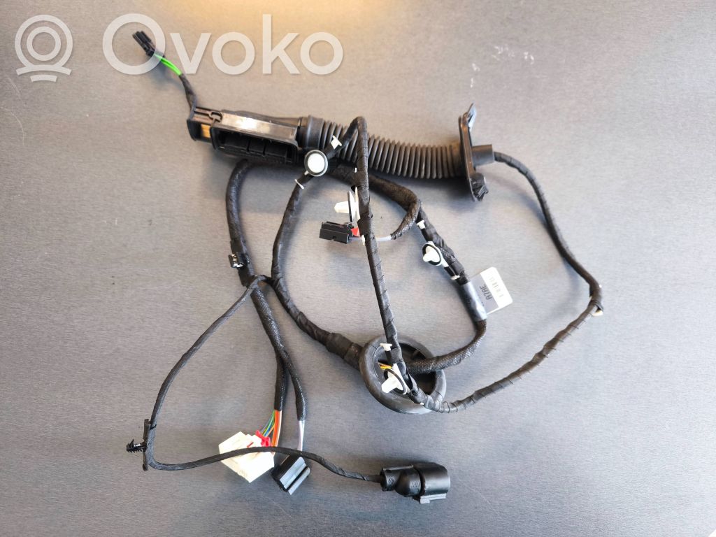 Audi Q2 - Cableado de puerta trasera 