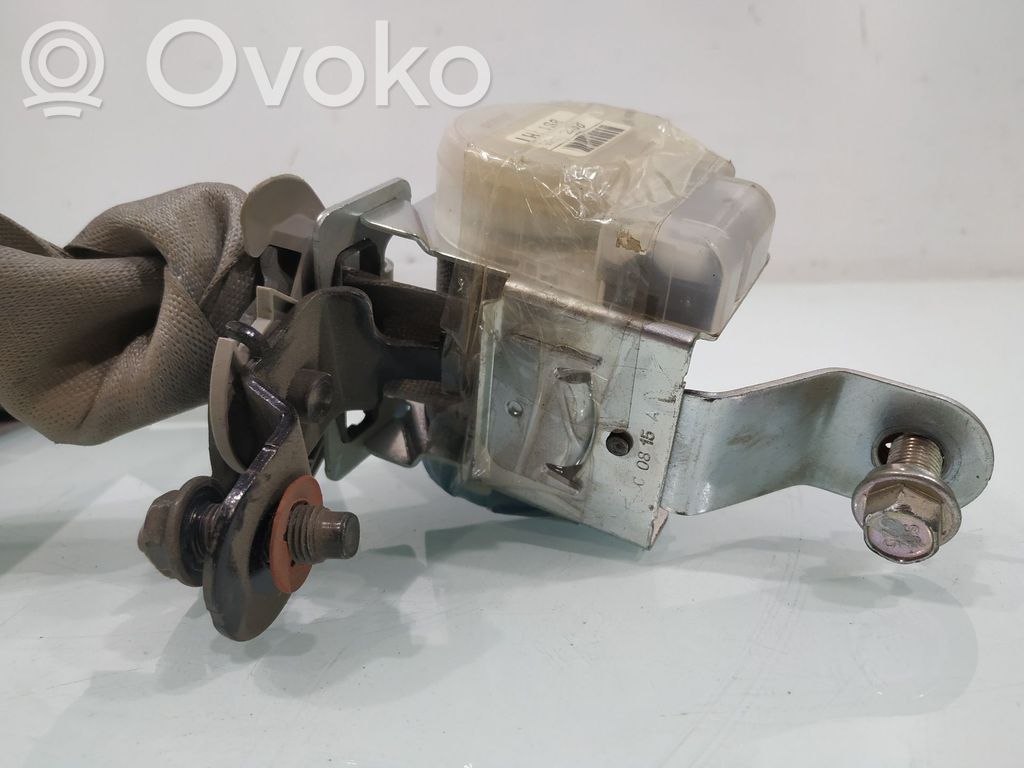 KIA Carens II Cinturón trasero 