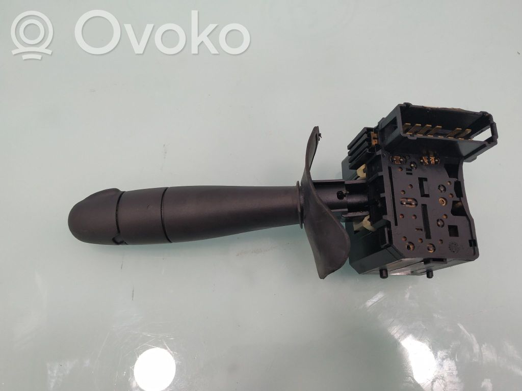 Dacia Sandero Wiper control stalk 