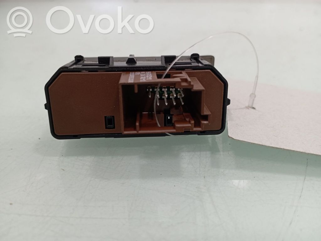 Multifunctional control switch/knob   96645838ZD