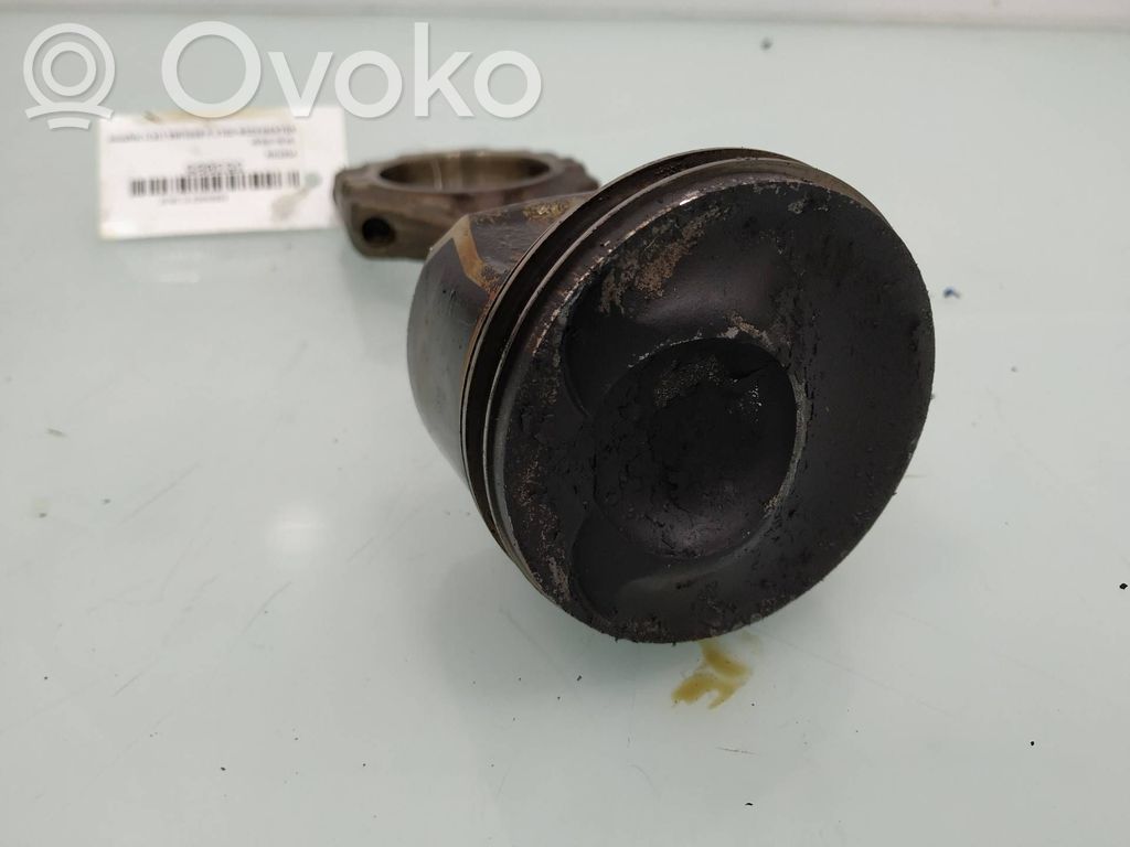 Volkswagen Golf V Piston with connecting rod 
