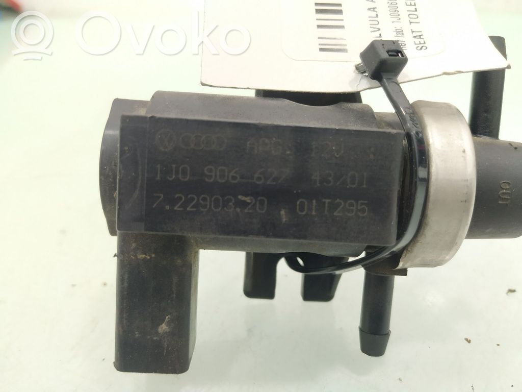 Zawór regulacji biegu jałowego / Regulator   1J0906627,7229030