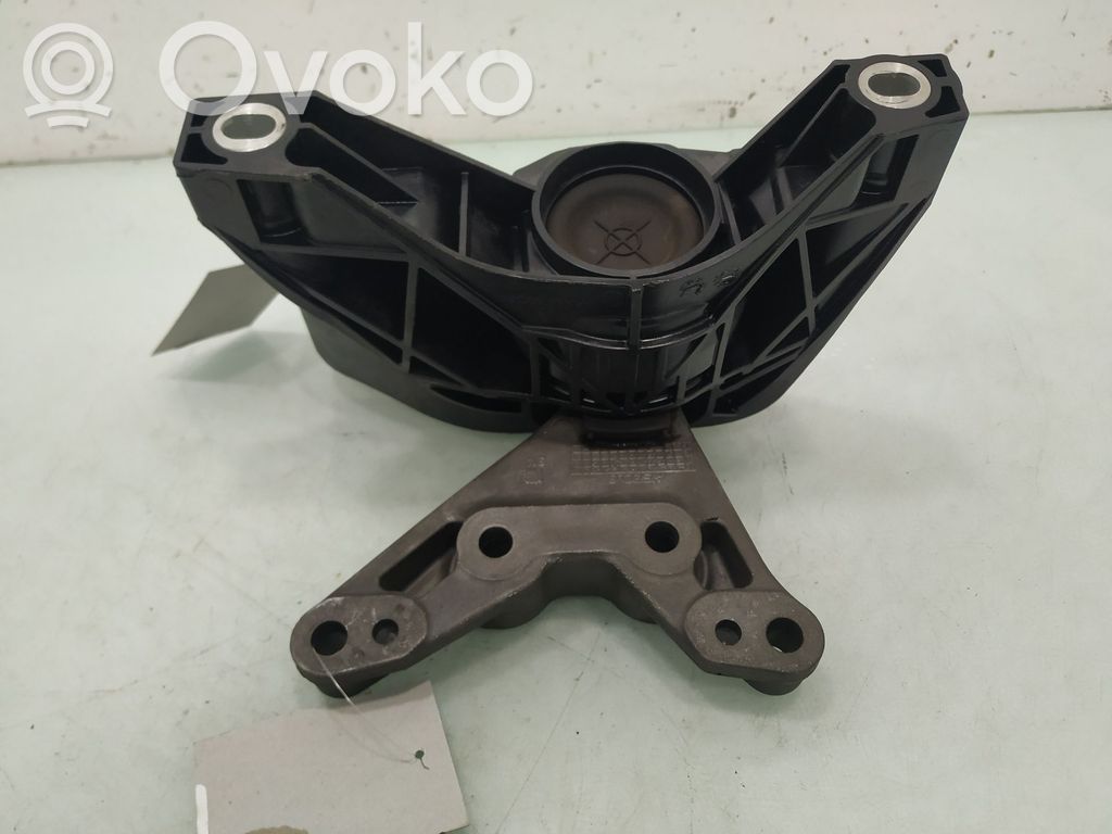 Engine mount bracket   008956