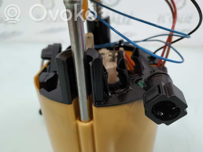 BMW 1 E82 E88 Bomba interna de combustible 