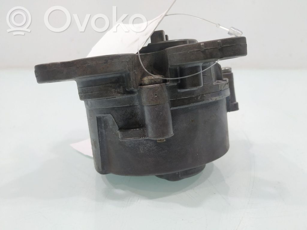 Opel Vivaro Vacuum pump 