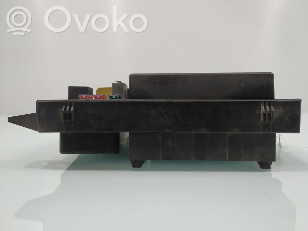 Opel Astra H Fuse module 