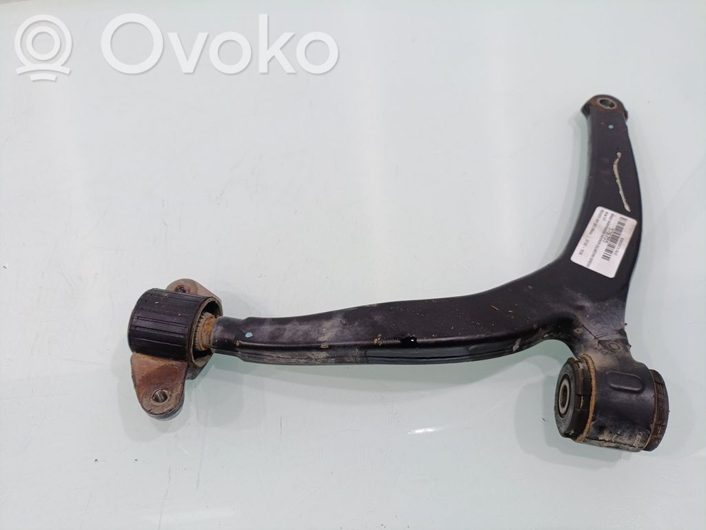 Peugeot 607 Priekinė svirtis 