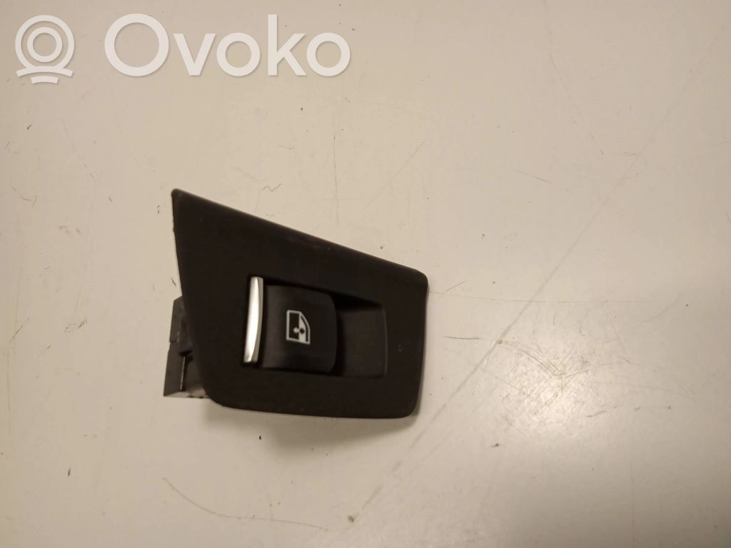 BMW 5 G30 G31 G38 Elektrinių langų jungtukas 