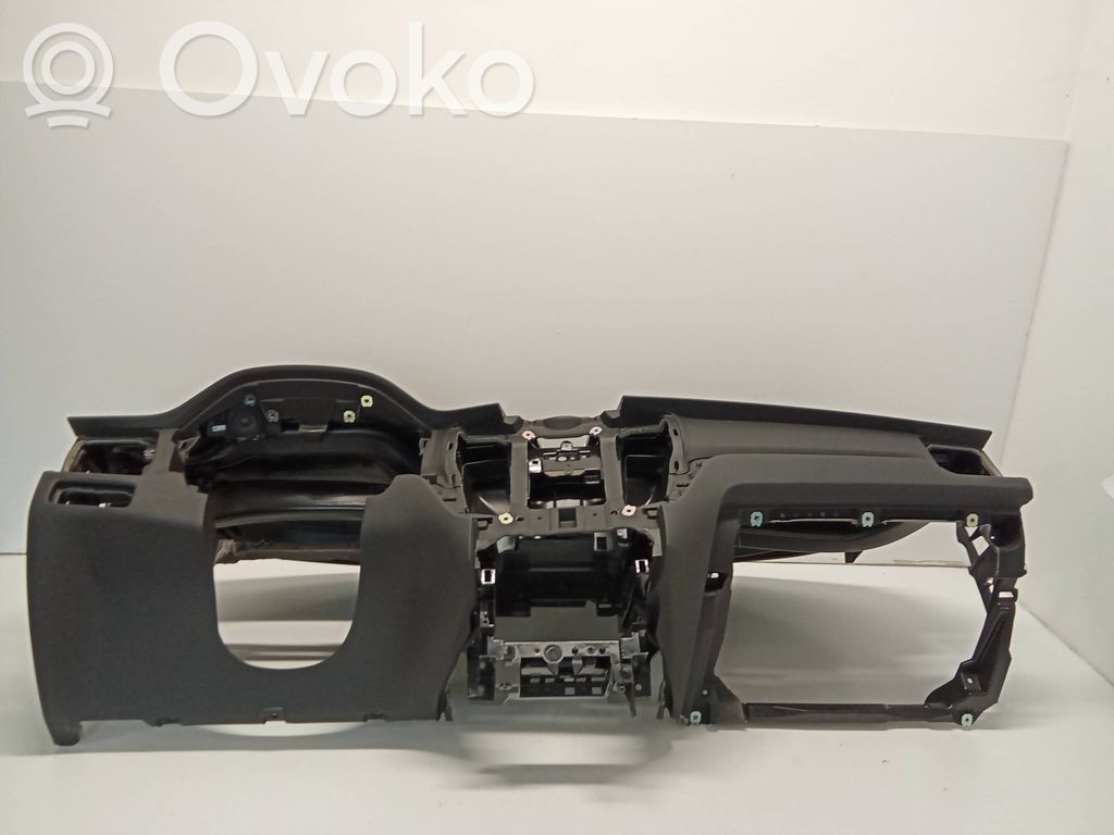 Volvo XC60 Panelis 