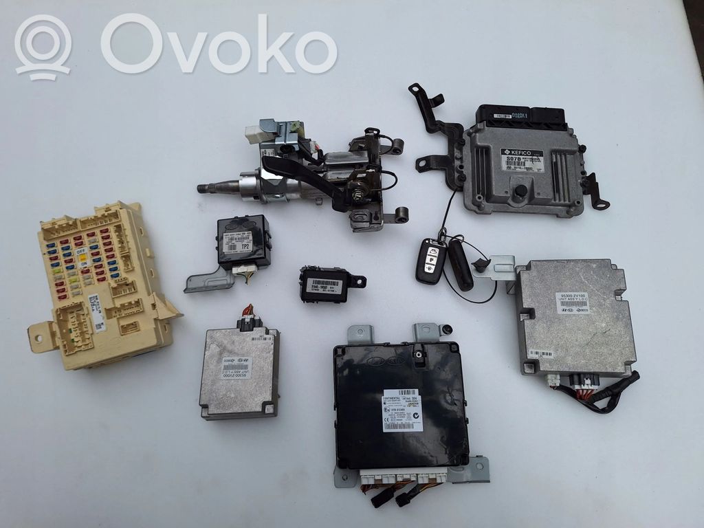 Hyundai Veloster Center console control module 