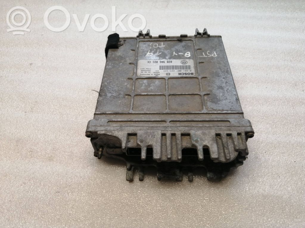 Volkswagen PASSAT B4 Engine control unit/module 