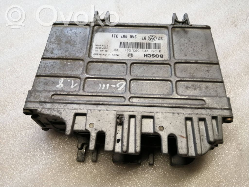 Volkswagen Golf III Engine control unit/module 