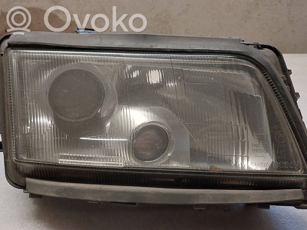 Audi A8 S8 D2 4D Phare frontale 