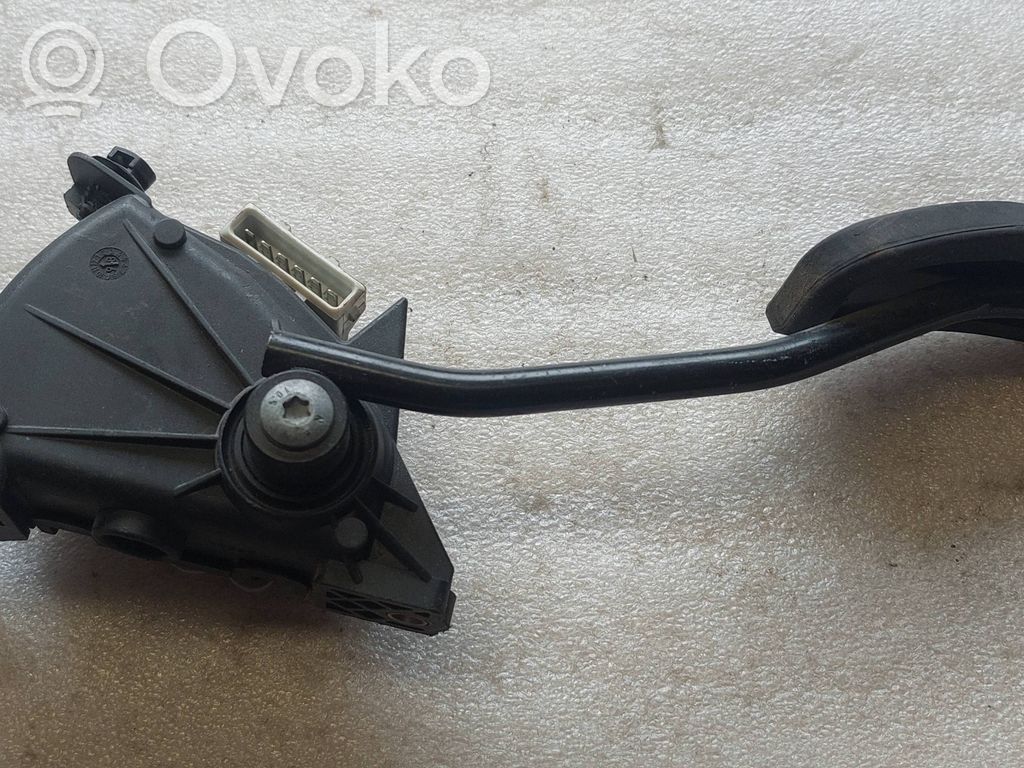Volvo S70  V70  V70 XC Accelerator throttle pedal 
