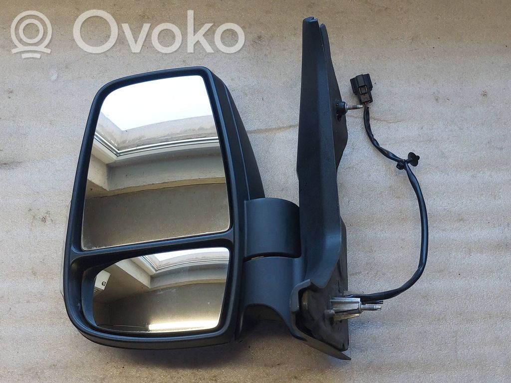 Elektryczne lusterko boczne drzwi przednich   E90111036,E90111037,213856137