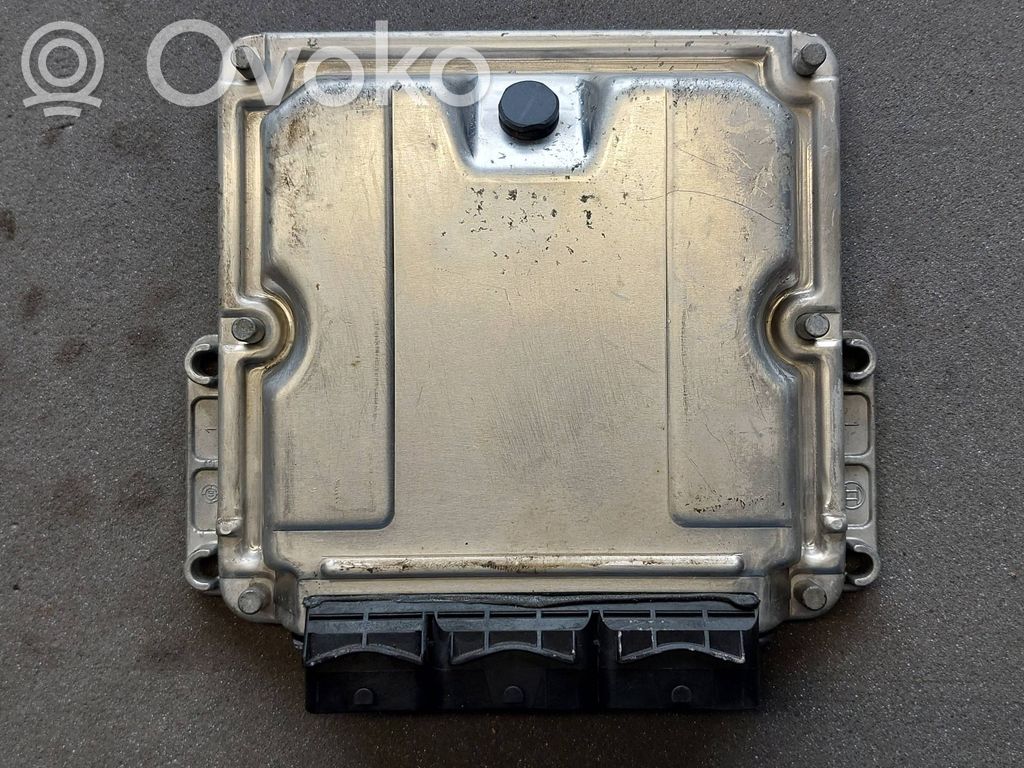 Renault Master II Engine control unit/module 