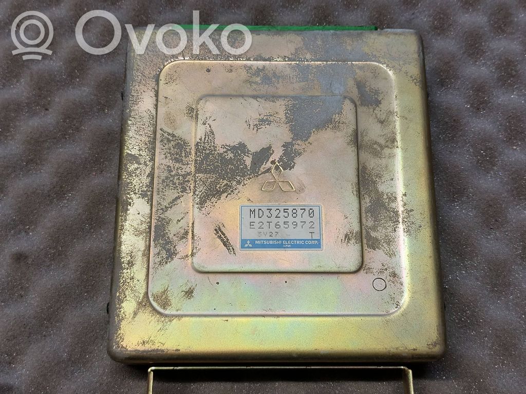 Engine control unit/module   MD325870,E2T65972,5Y27