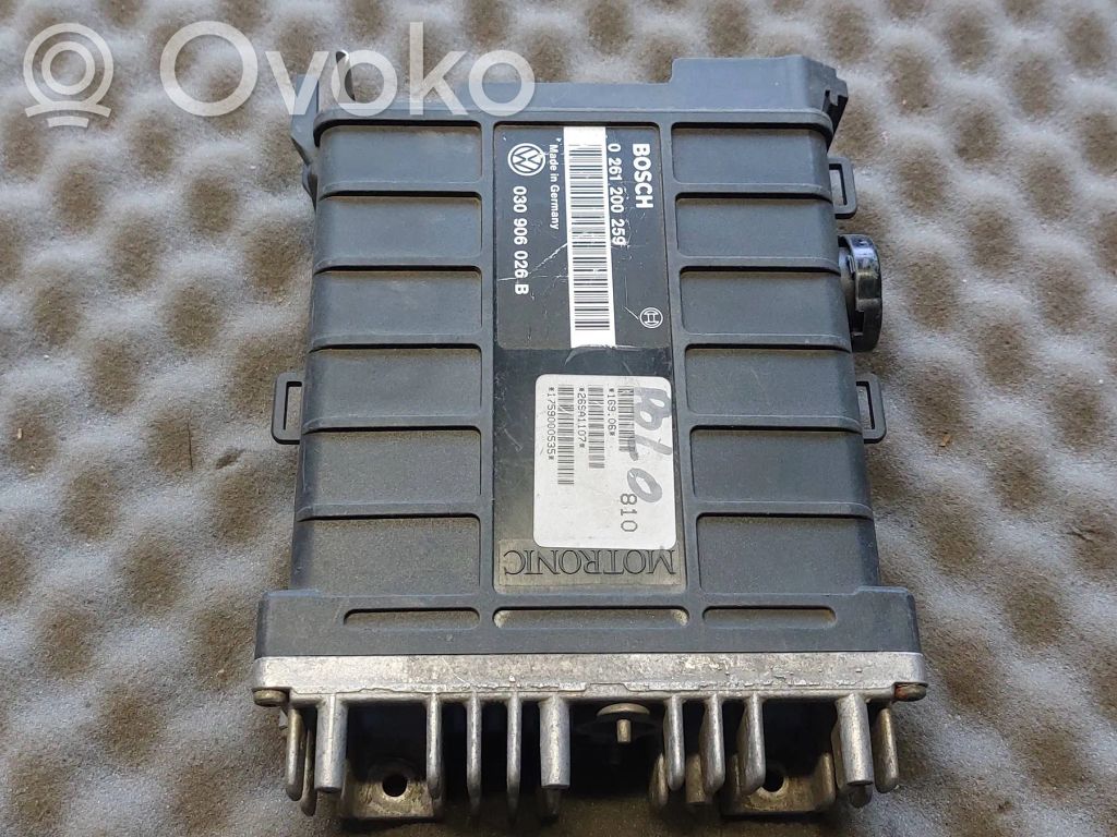 Volkswagen Polo II 86C 2F Engine control unit/module 