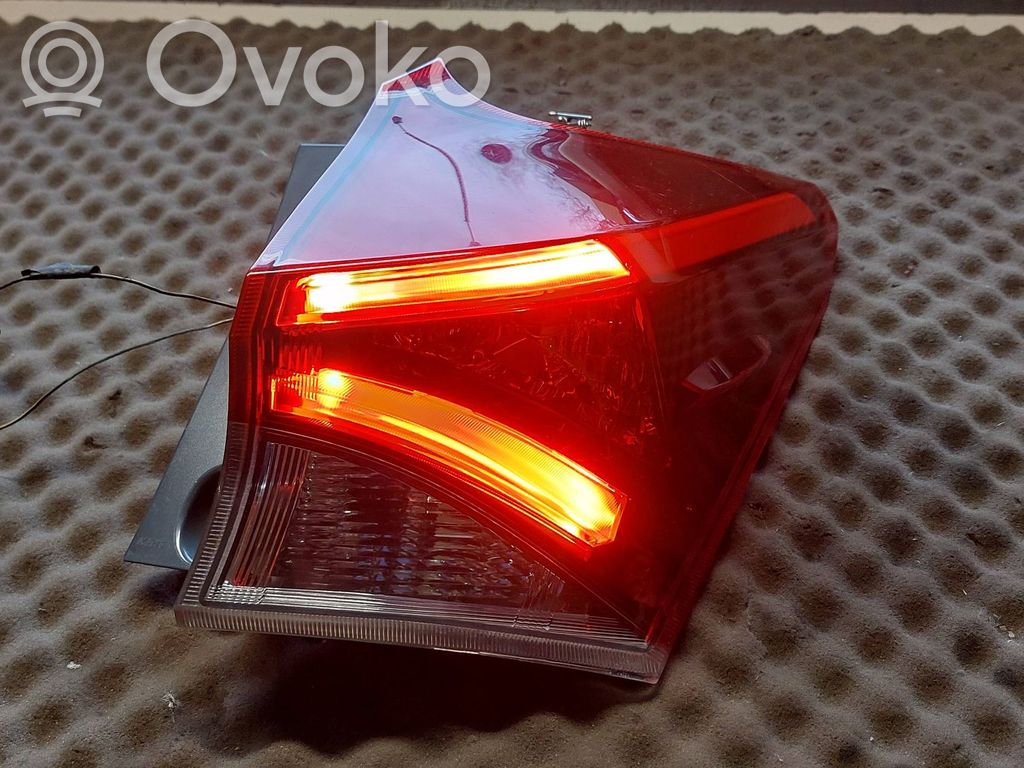 Toyota Auris E180 Rear/tail lights 