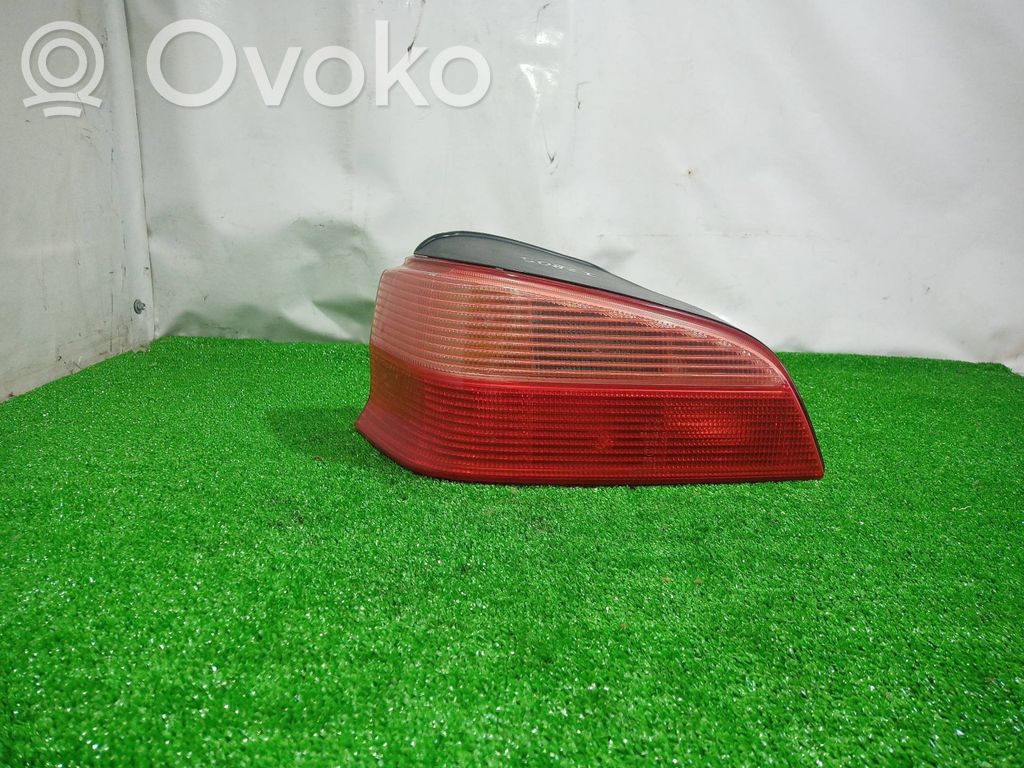 Peugeot 106 Aizmugurējais lukturis virsbūvē 