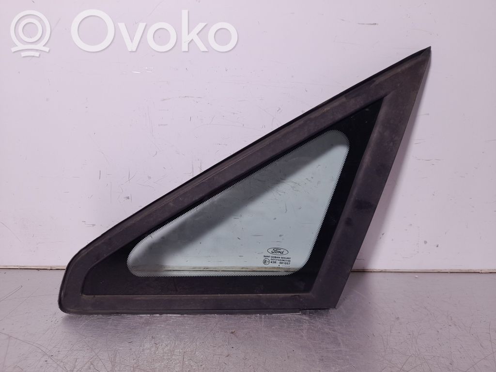 Ford Focus Front triangle window/glass 