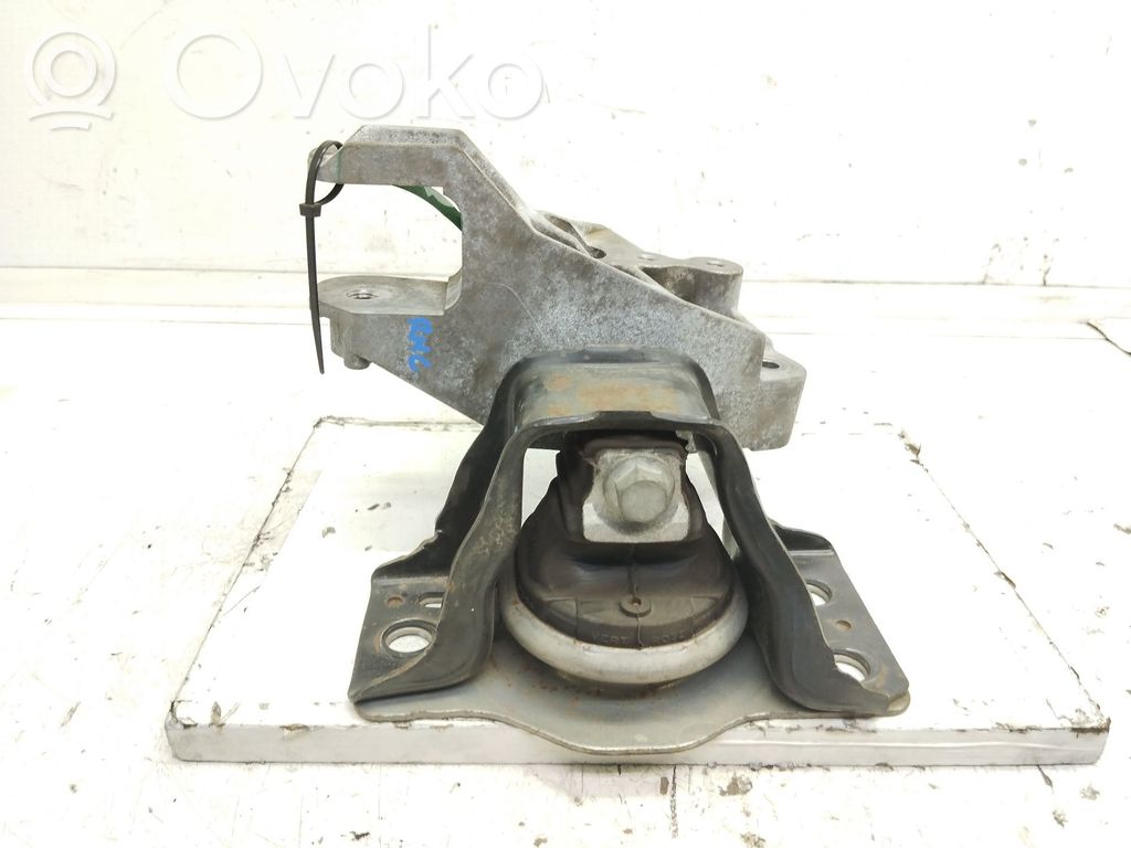Nissan Primera Engine mount bracket 
