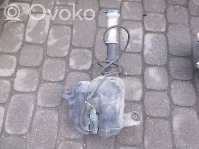 Langų skysčio bakelis   1461945080