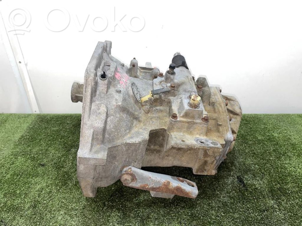 Chrysler Voyager Manual 5 speed gearbox 