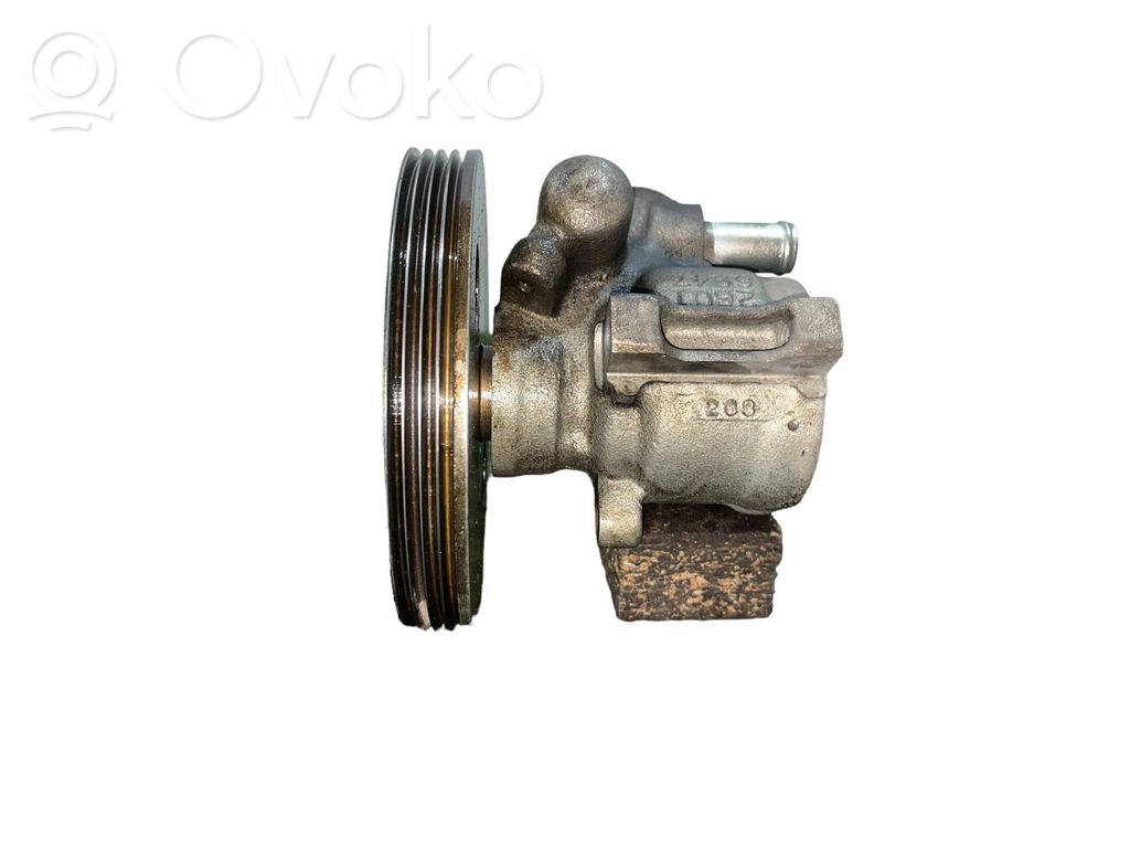 Renault Clio I Power steering pump 