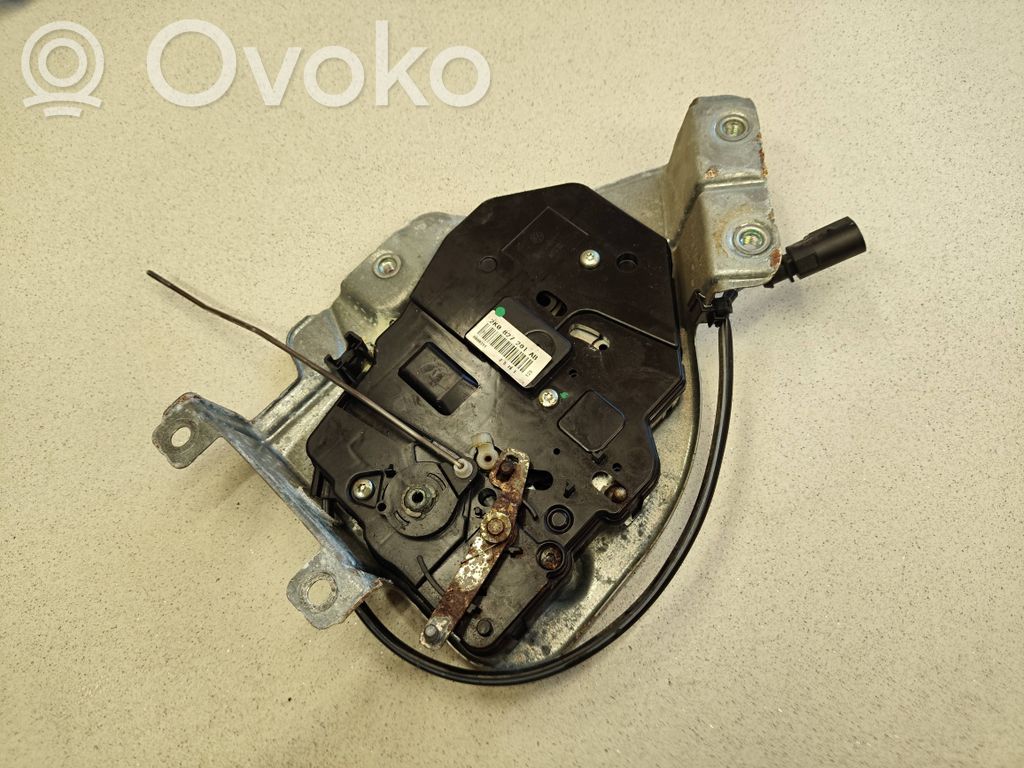 Volkswagen Caddy Loading door lock 