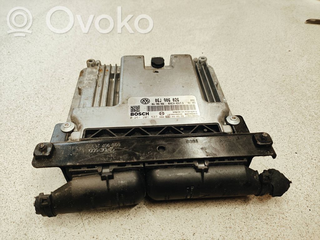 Volkswagen PASSAT CC Engine control unit/module 