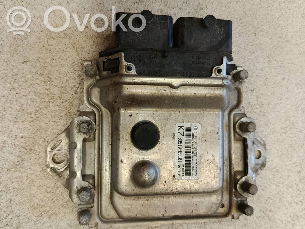 Suzuki Swift II Engine control unit/module 