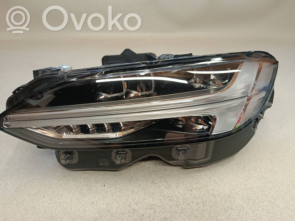 Volvo S90, V90 Scheinwerfer 
