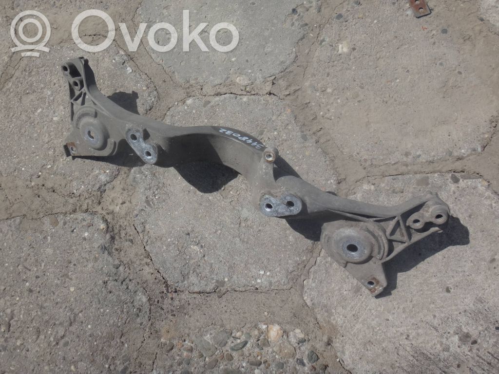 BMW X3 E83 Rear differential/diff mount bracket 