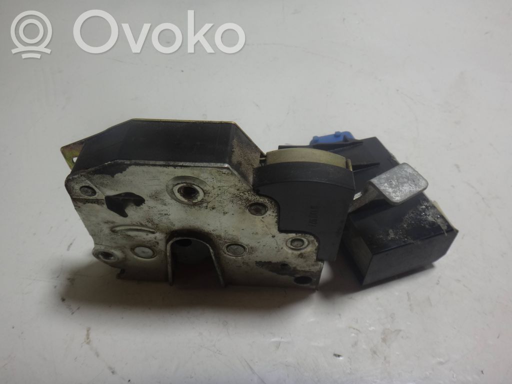 Takaoven lukko   8138927