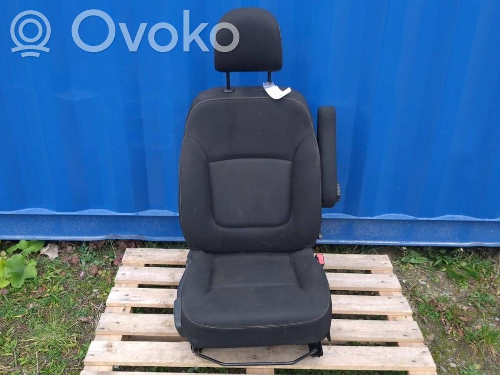 Etumatkustajan istuin