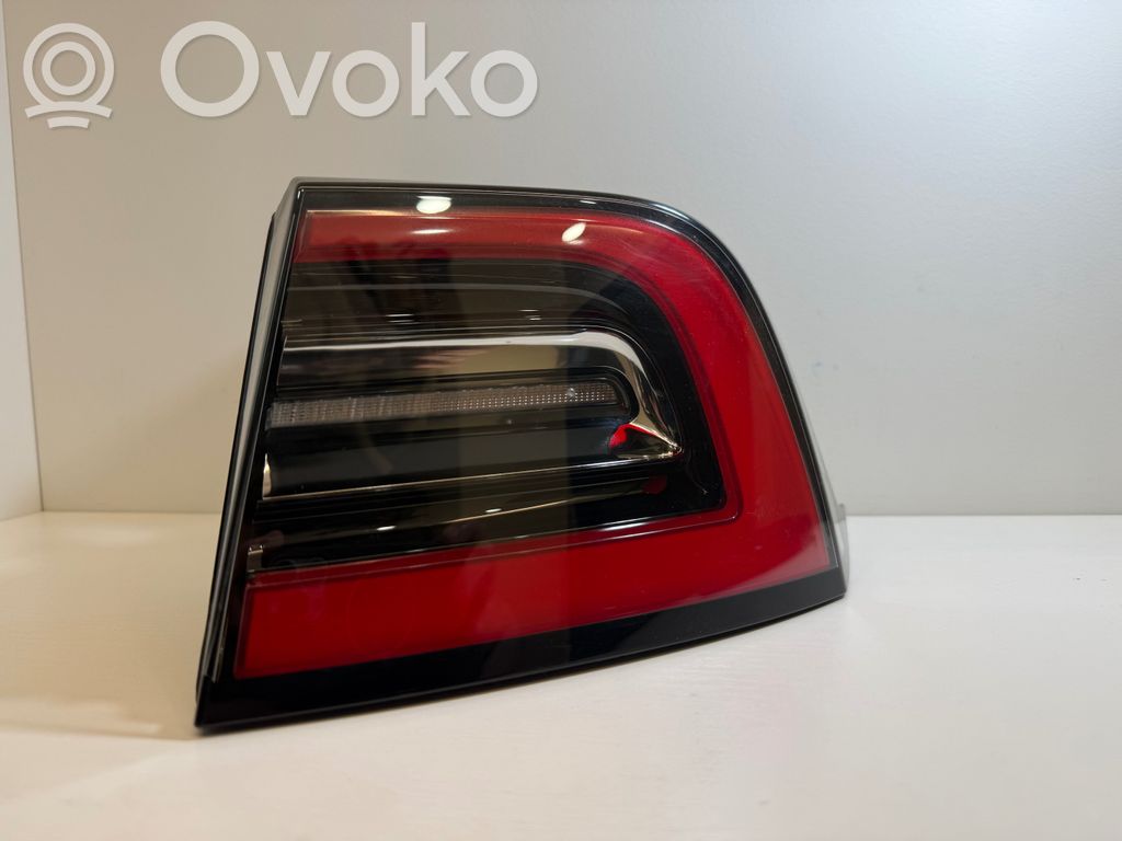 Tesla Model Y Lampa tylna 