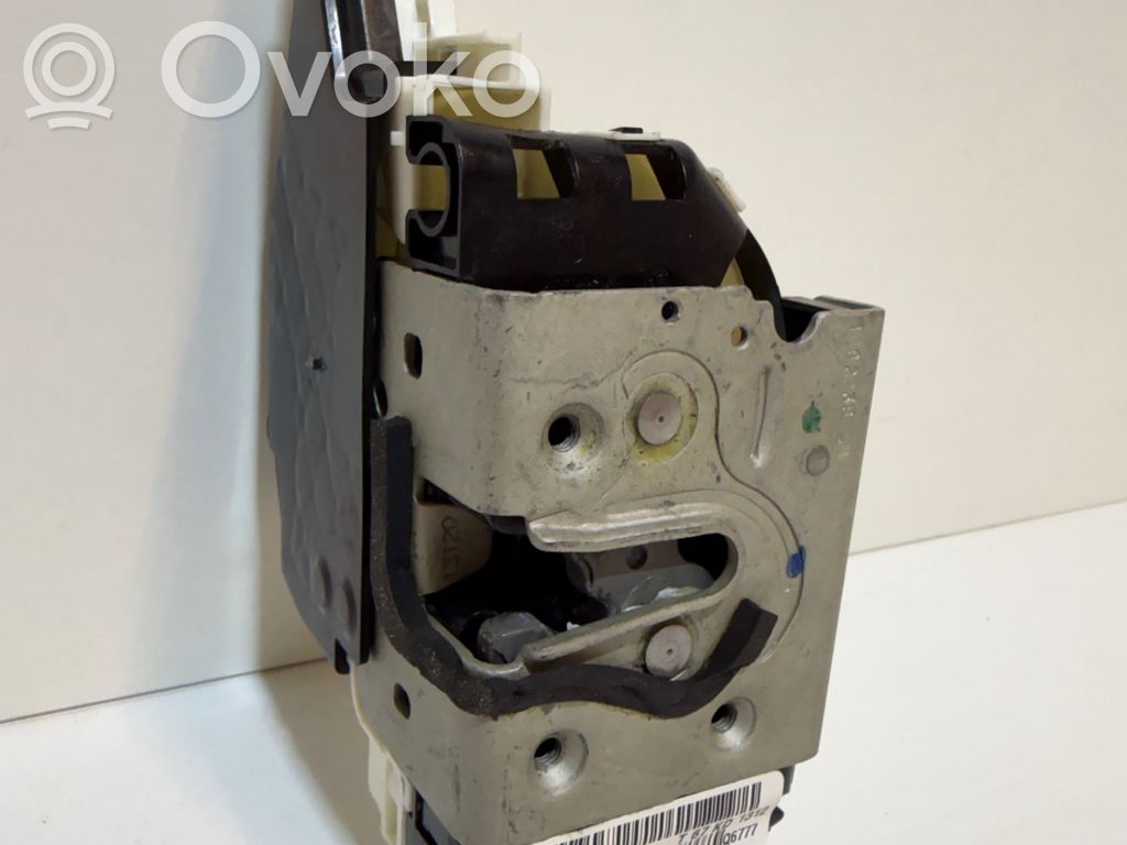 Dodge RAM Etuoven lukko 