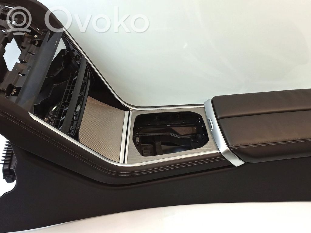 BMW 8 G15 Consola central 