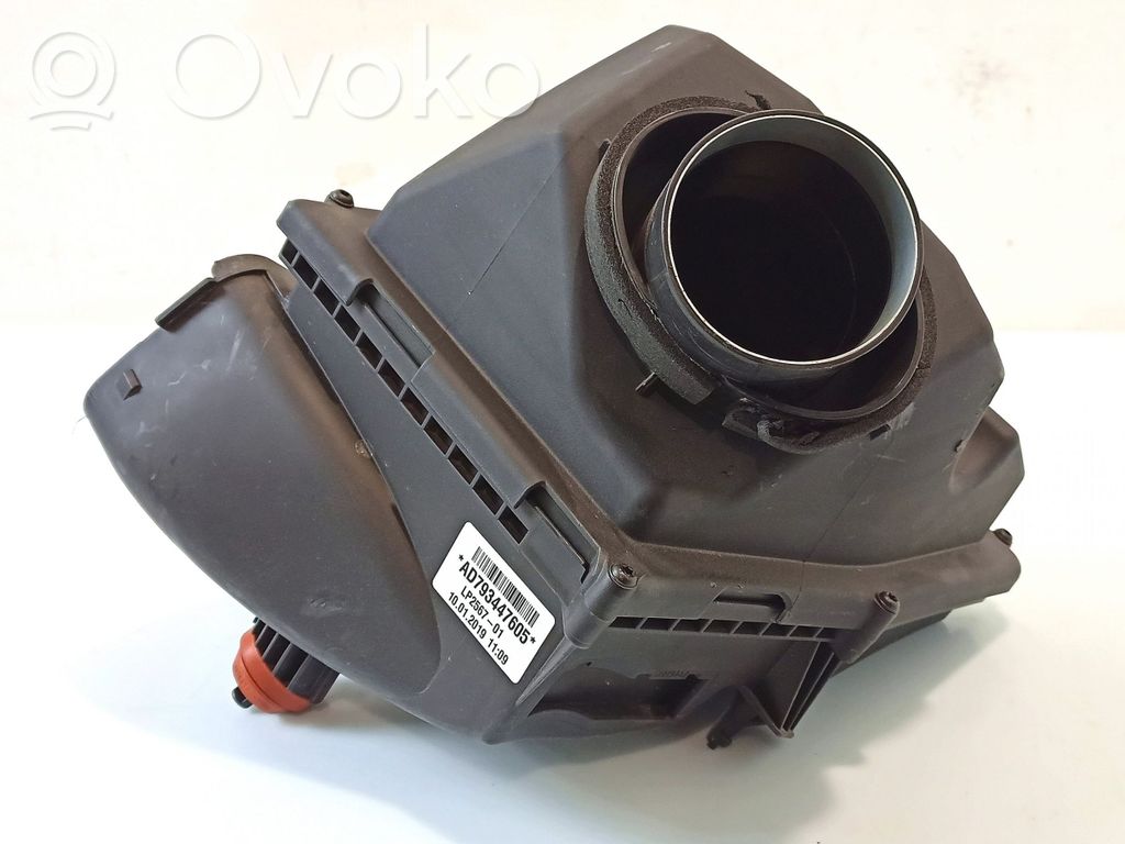 BMW 8 G14 Obudowa filtra powietrza 