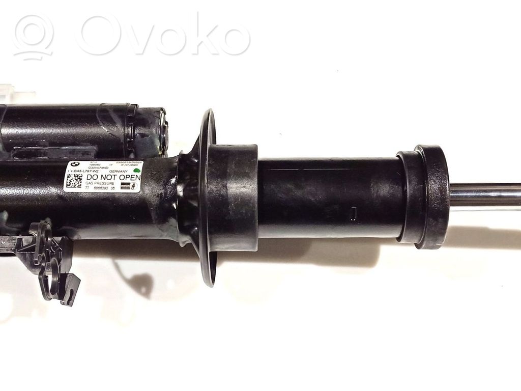 BMW 5 G30 G31 G38 Mocowanie sprężyny amortyzatora osi tylnej 